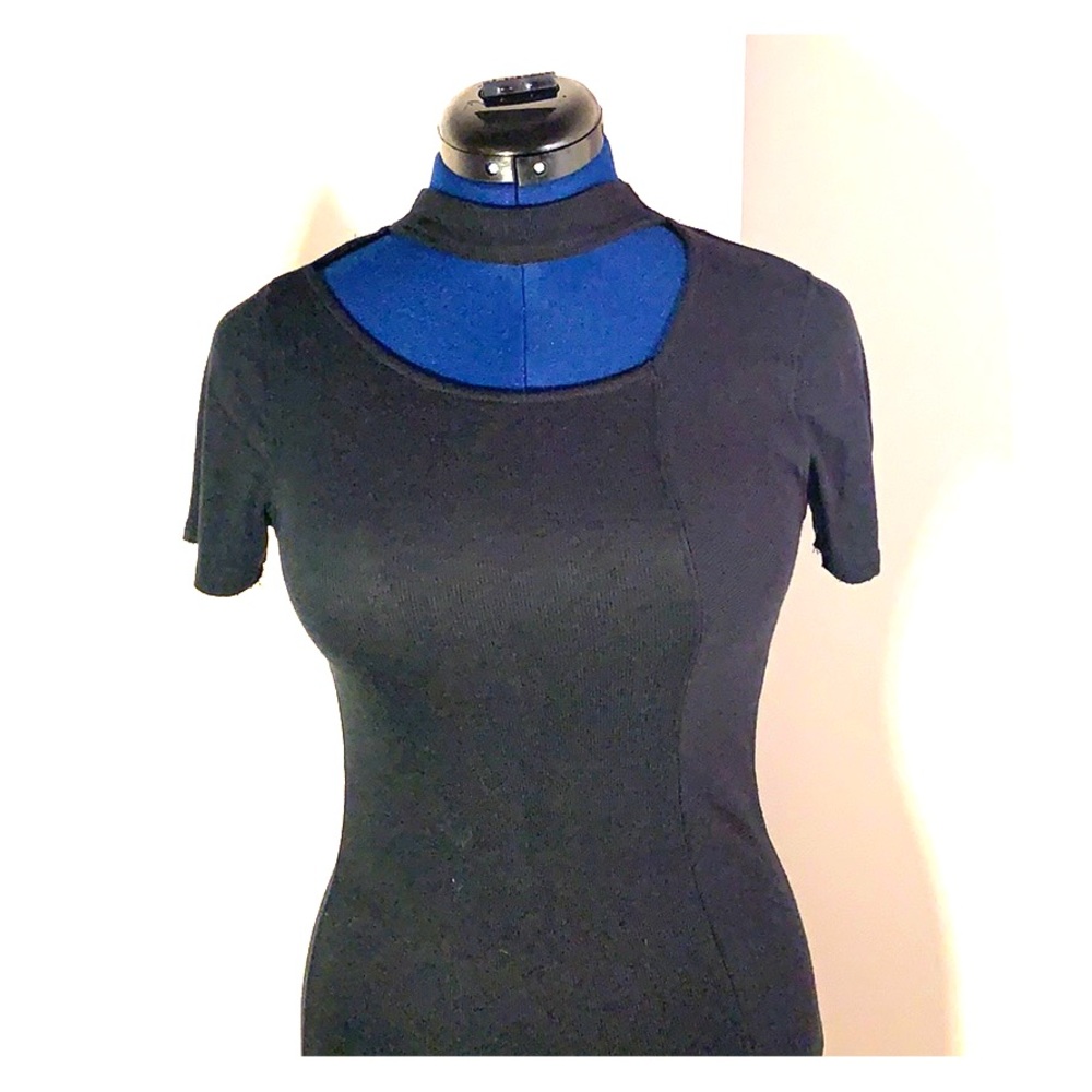 Asymmetrical Tee with choker detail
